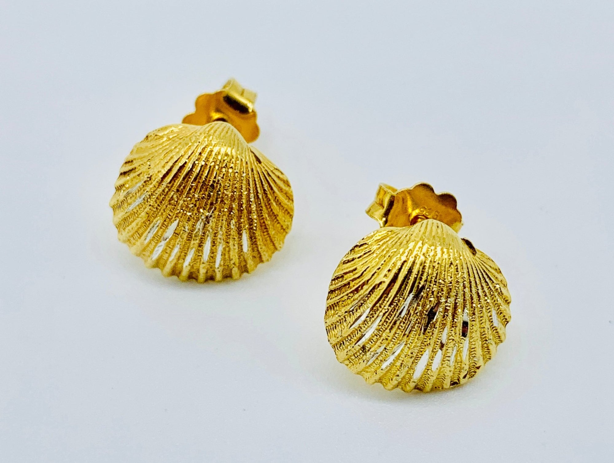 SHELL Earrings - Maison Numéro 12