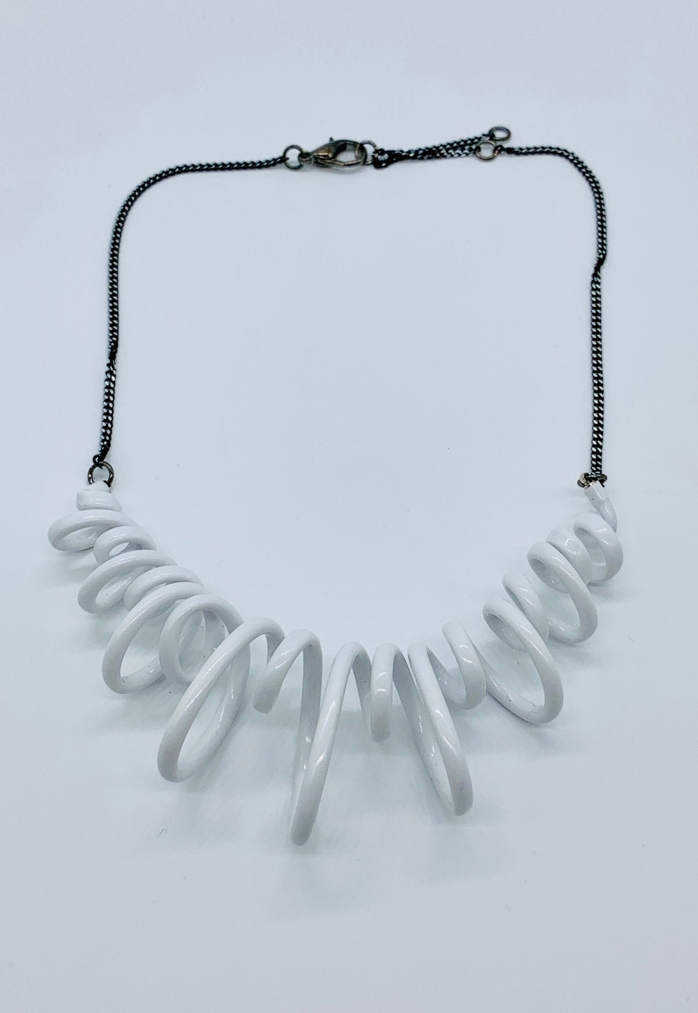 "W" Necklace - Maison Numéro 12